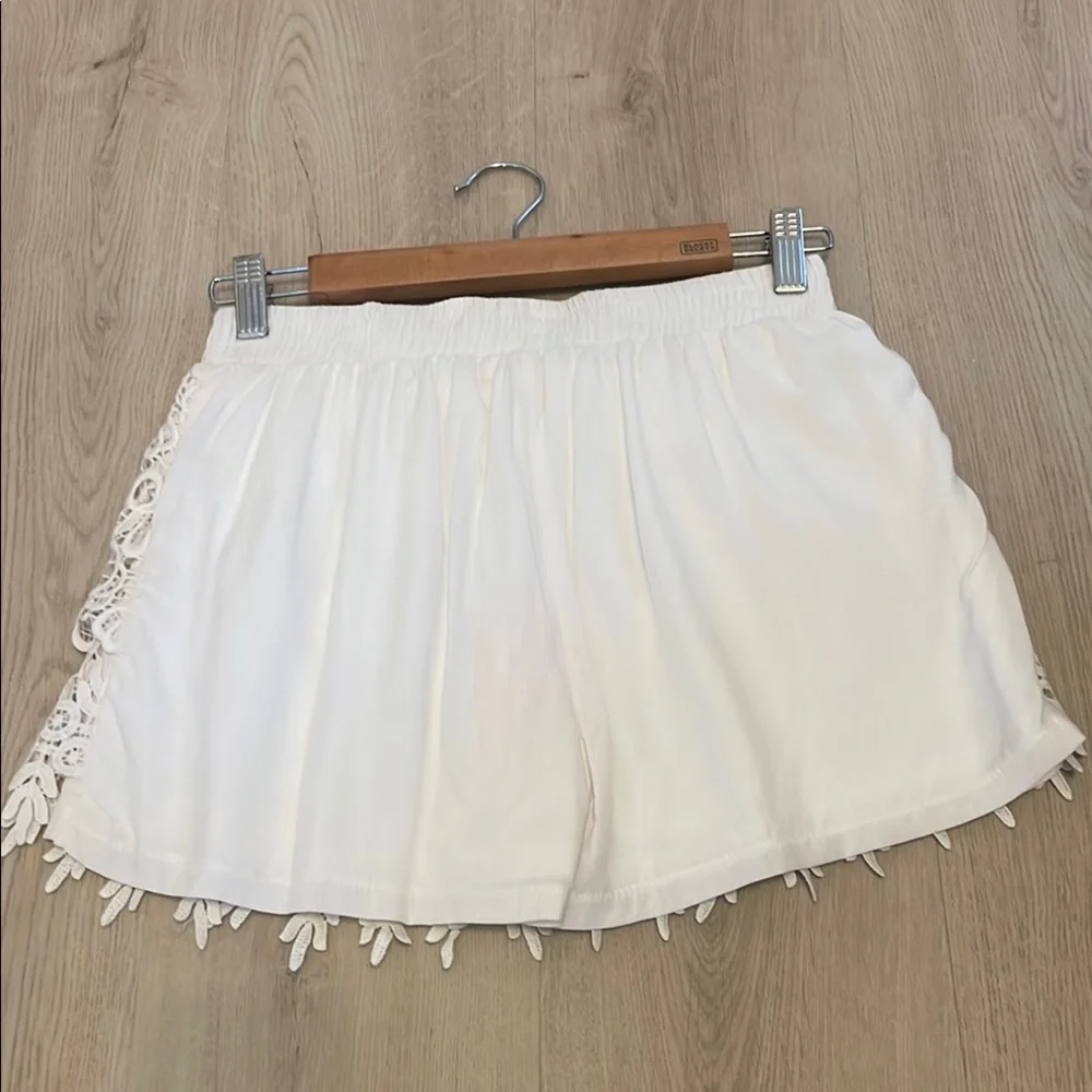 Chic Cream Lace Women Skort - Picture 2 of 3